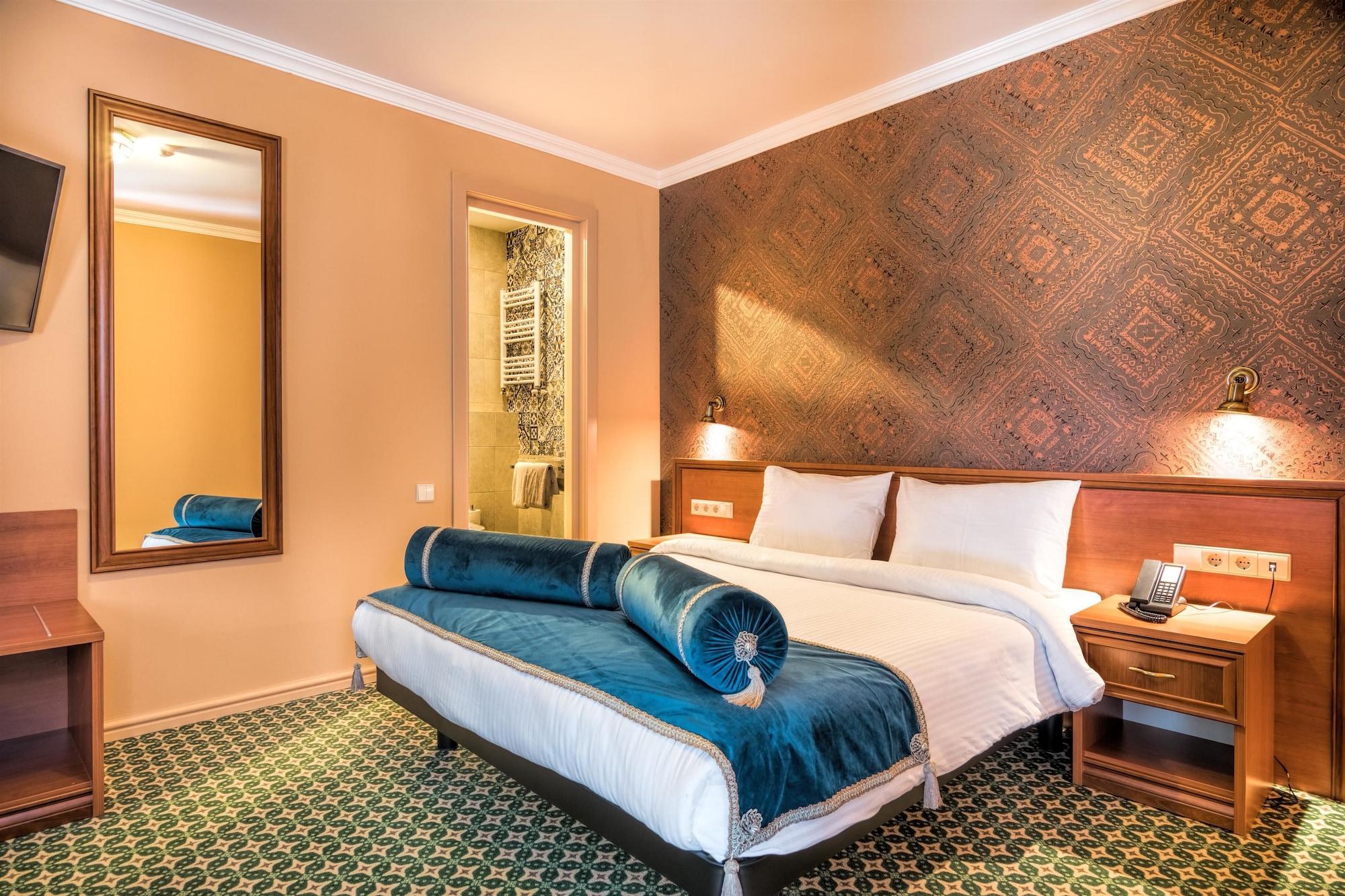 Golden Tulip Borjomi Hotel Buitenkant foto