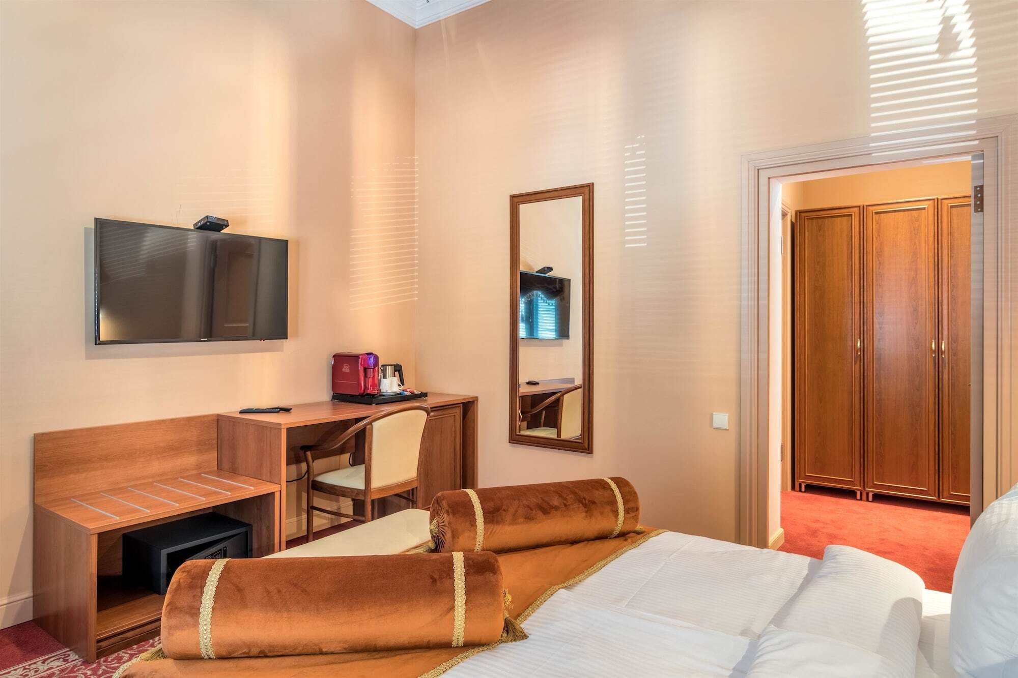 Golden Tulip Borjomi Hotel Buitenkant foto