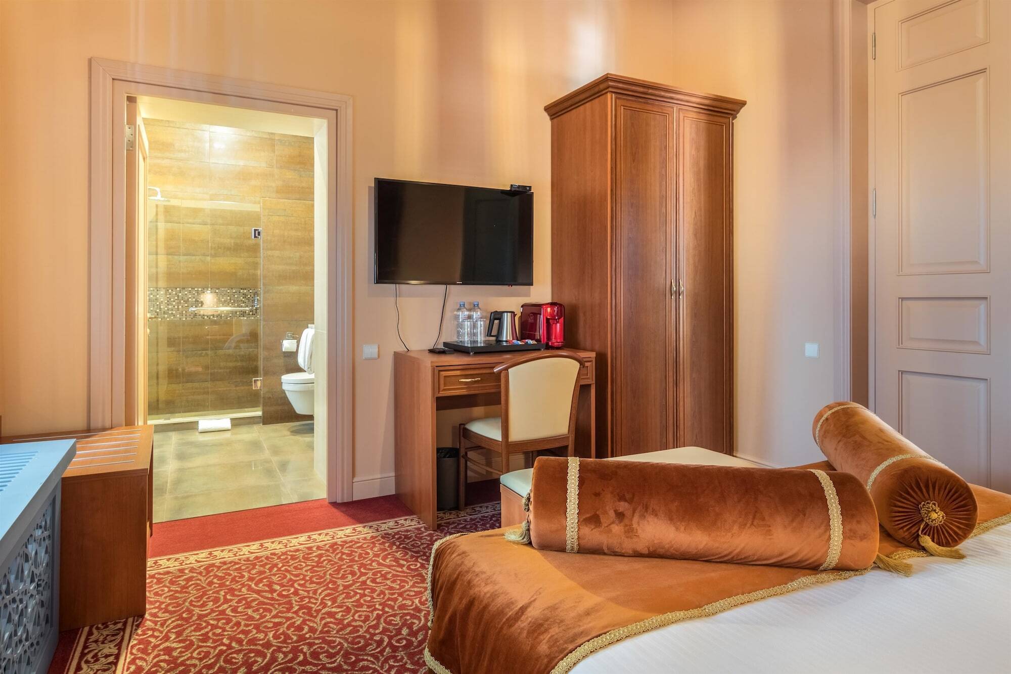 Golden Tulip Borjomi Hotel Buitenkant foto
