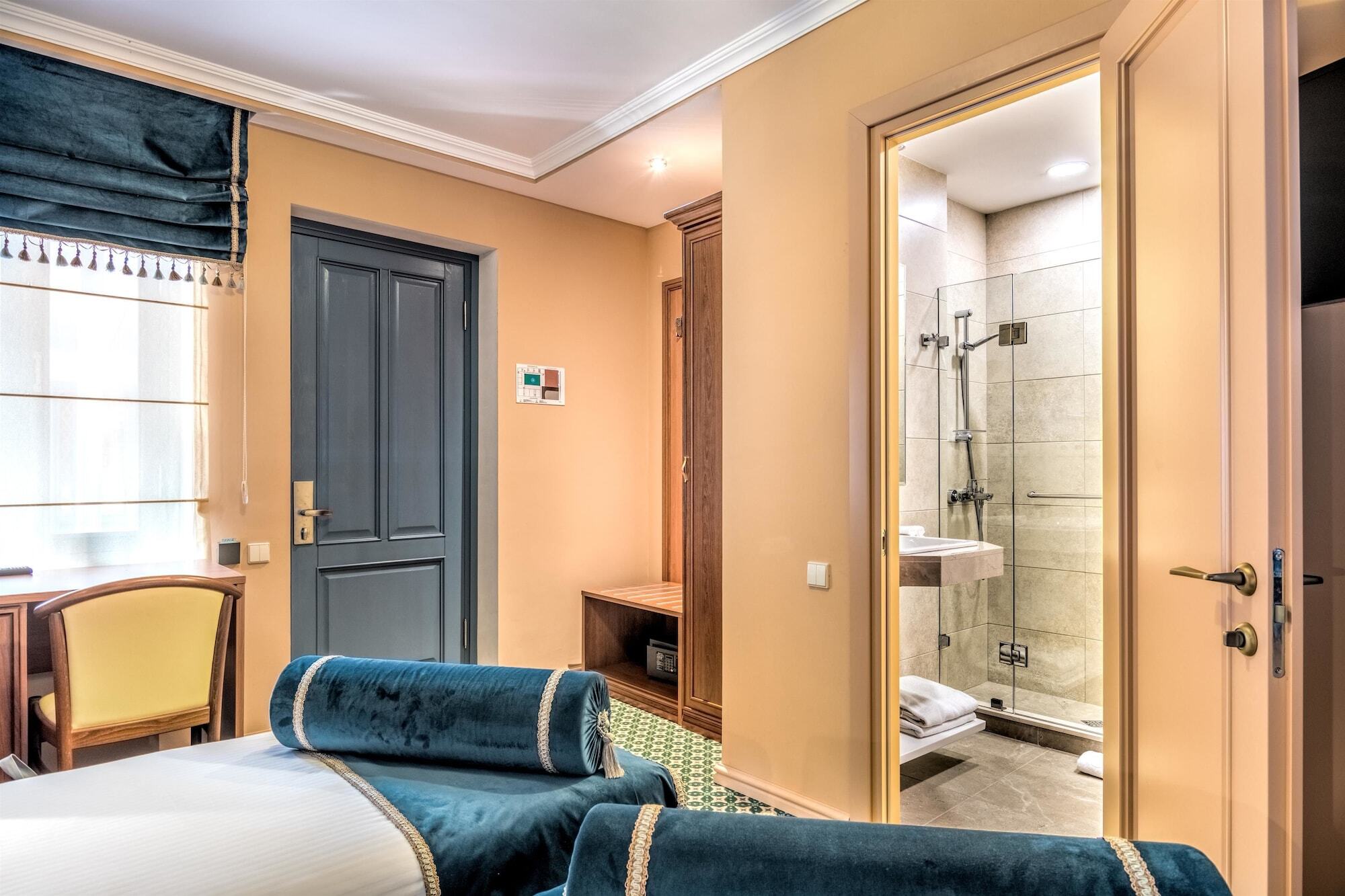 Golden Tulip Borjomi Hotel Buitenkant foto