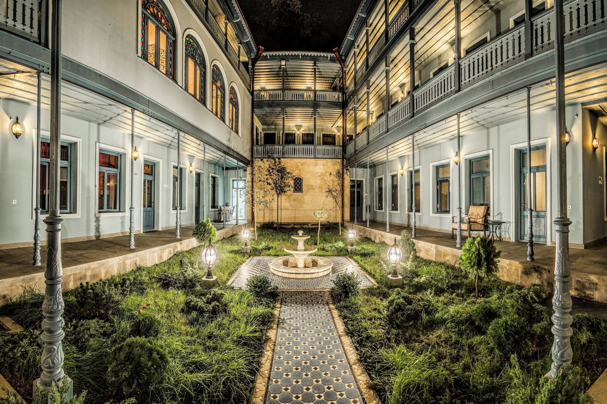 Golden Tulip Borjomi Hotel Buitenkant foto