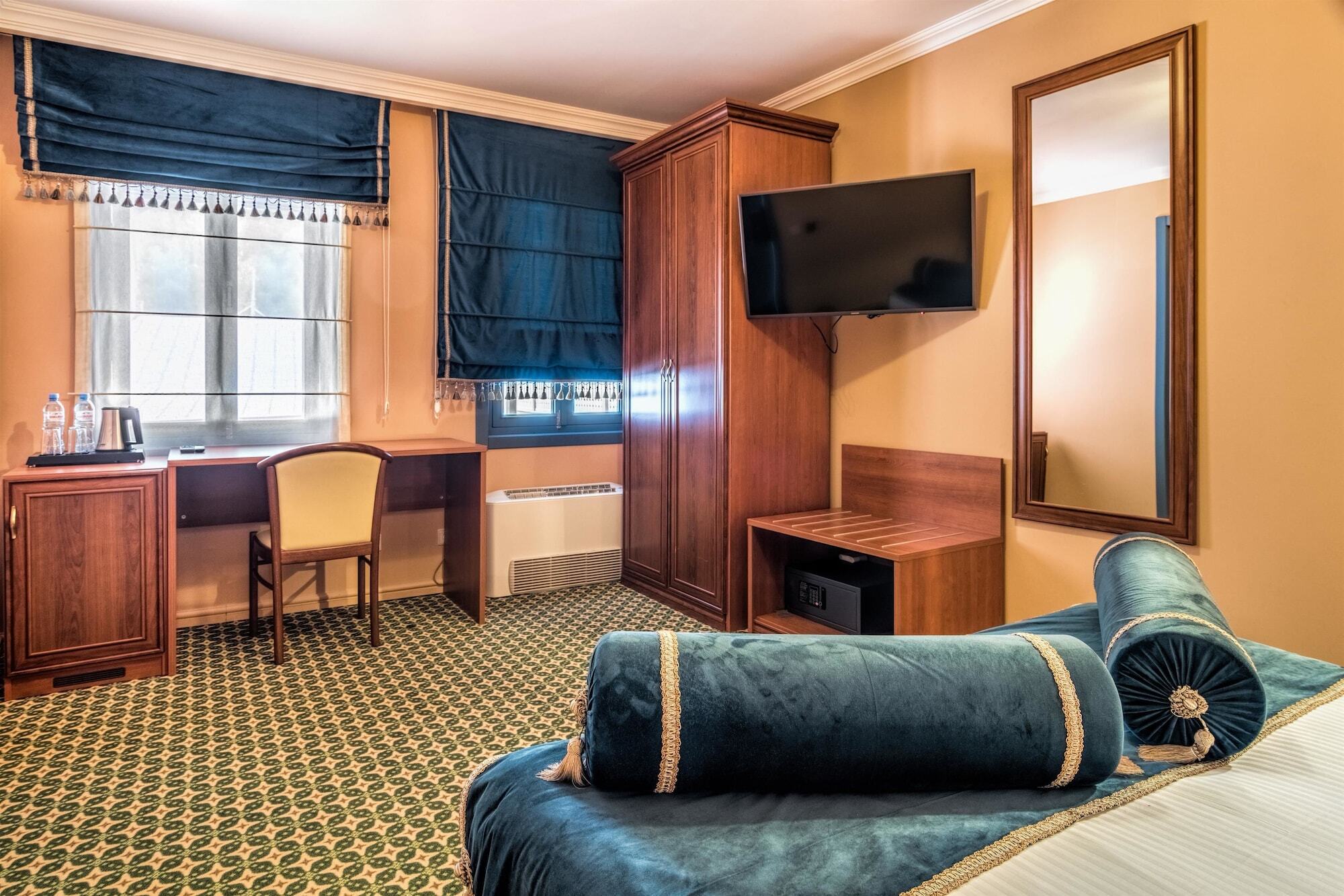 Golden Tulip Borjomi Hotel Buitenkant foto