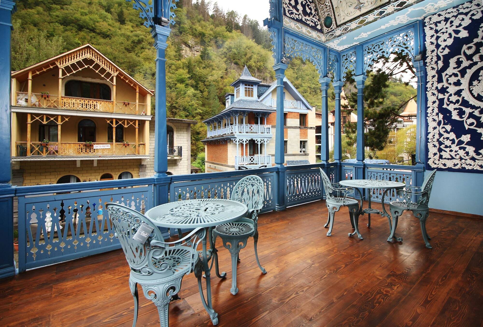 Golden Tulip Borjomi Hotel Buitenkant foto